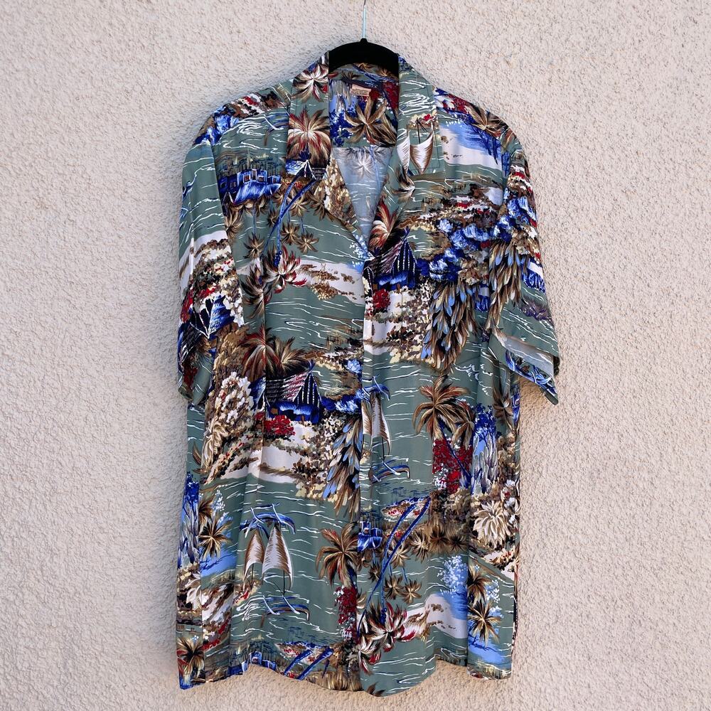 Vintage Casual Wear Hawaii USA Rayon Hawaiian Shirt Mens Size S